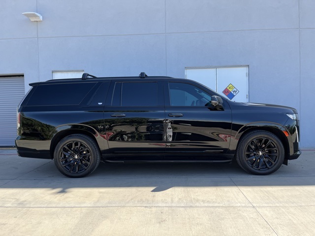 2022 Cadillac Escalade ESV Sport Platinum photo 3