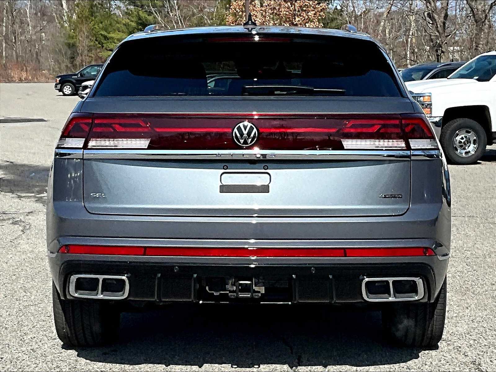 2025 Volkswagen Atlas Cross Sport SEL Premium R-Line photo 2