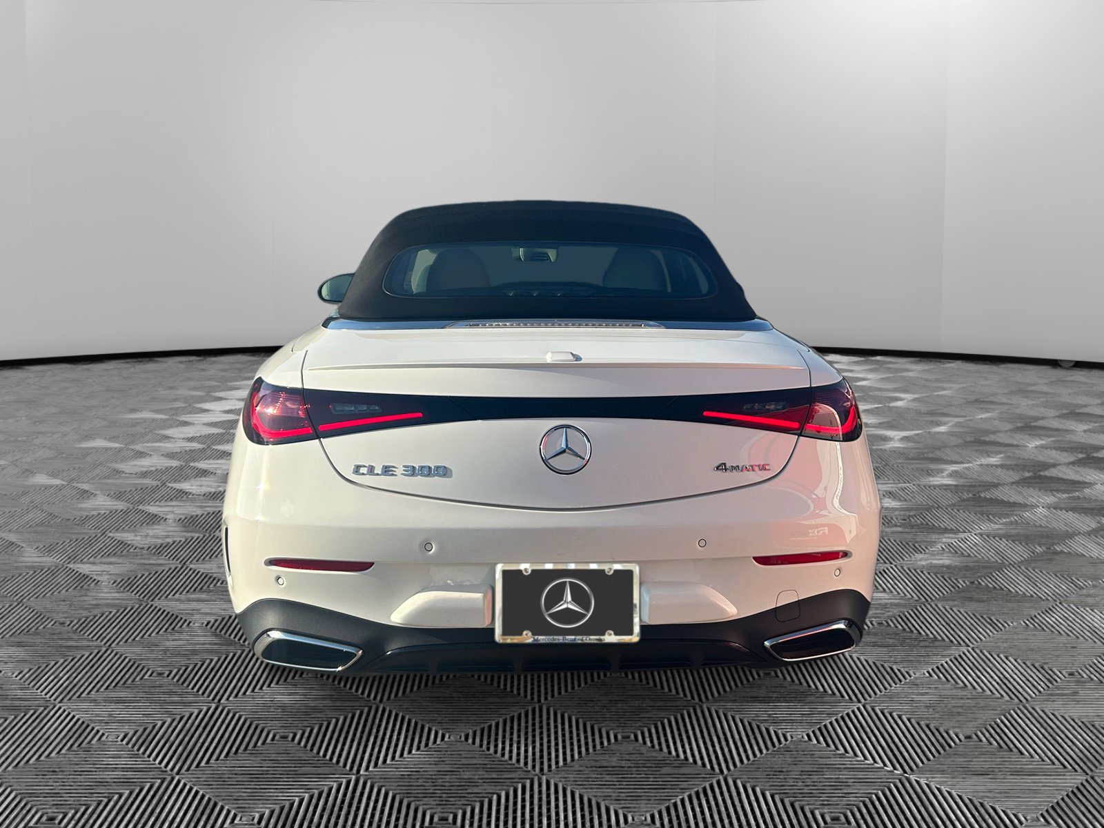 2026 Mercedes Benz CLE 300 4MATIC Cabriolet photo 4