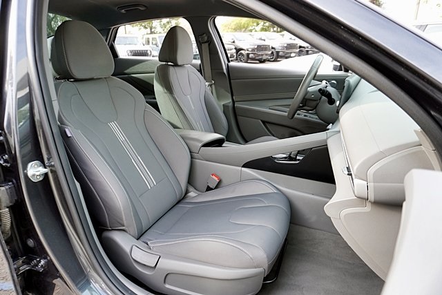 Used 2021 Gray Hyundai SEL image 11