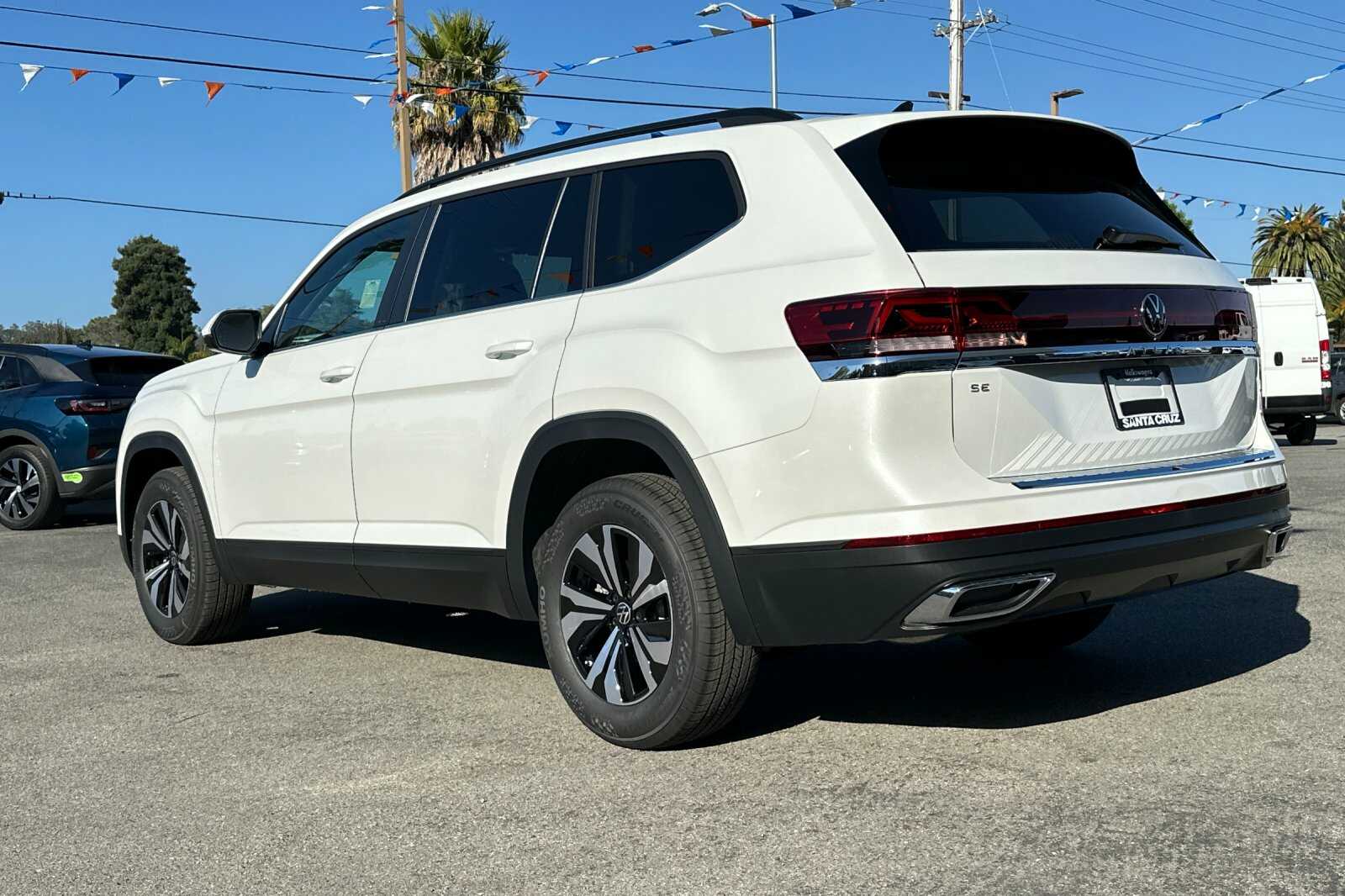2026 Volkswagen Atlas SE photo 6