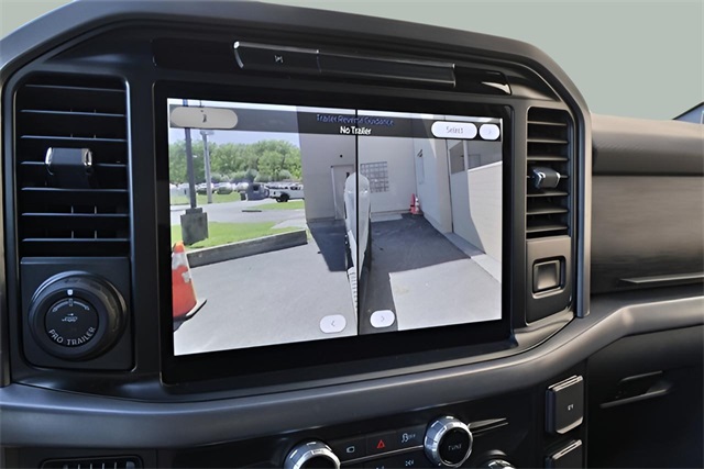 2025 Ford F-150 XLT photo 24