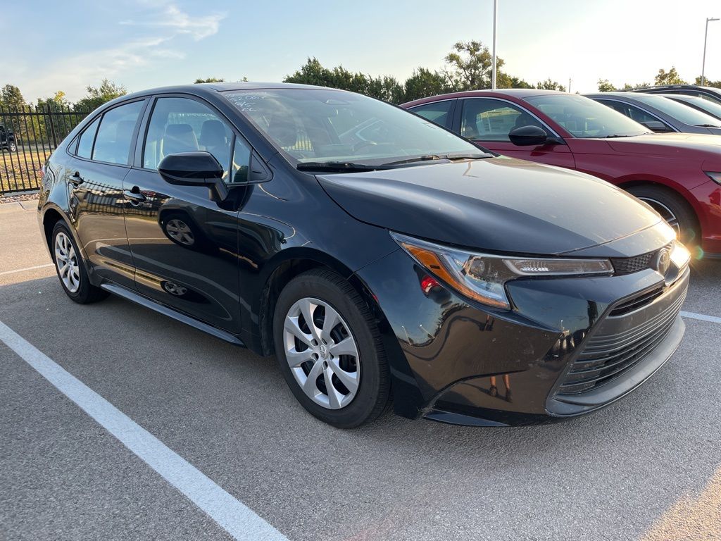Used 2023 Toyota Corolla LE with VIN 5YFB4MDE0PP050066 for sale in Northfield, Minnesota