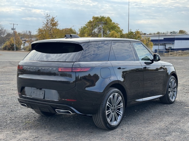 2025 Land Rover Range Rover Sport SE photo 4