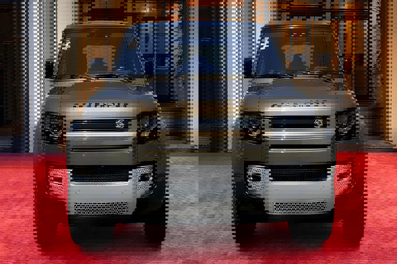 2020 Land Rover Defender SE photo 3
