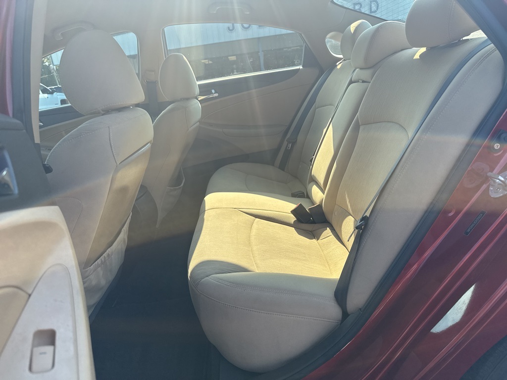 2012 Hyundai Sonata GLS photo 9