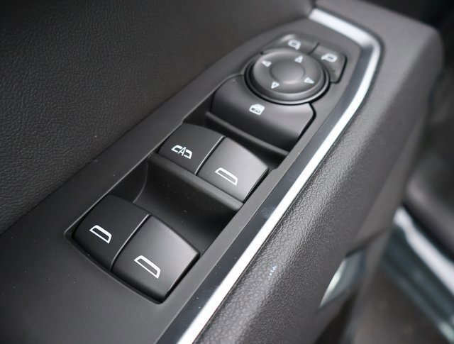 2025 Chevrolet Silverado 1500 LT photo 6