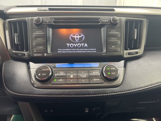 2015 Toyota RAV4 XLE photo 17