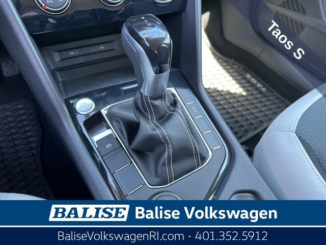 2025 Volkswagen Taos S photo 14