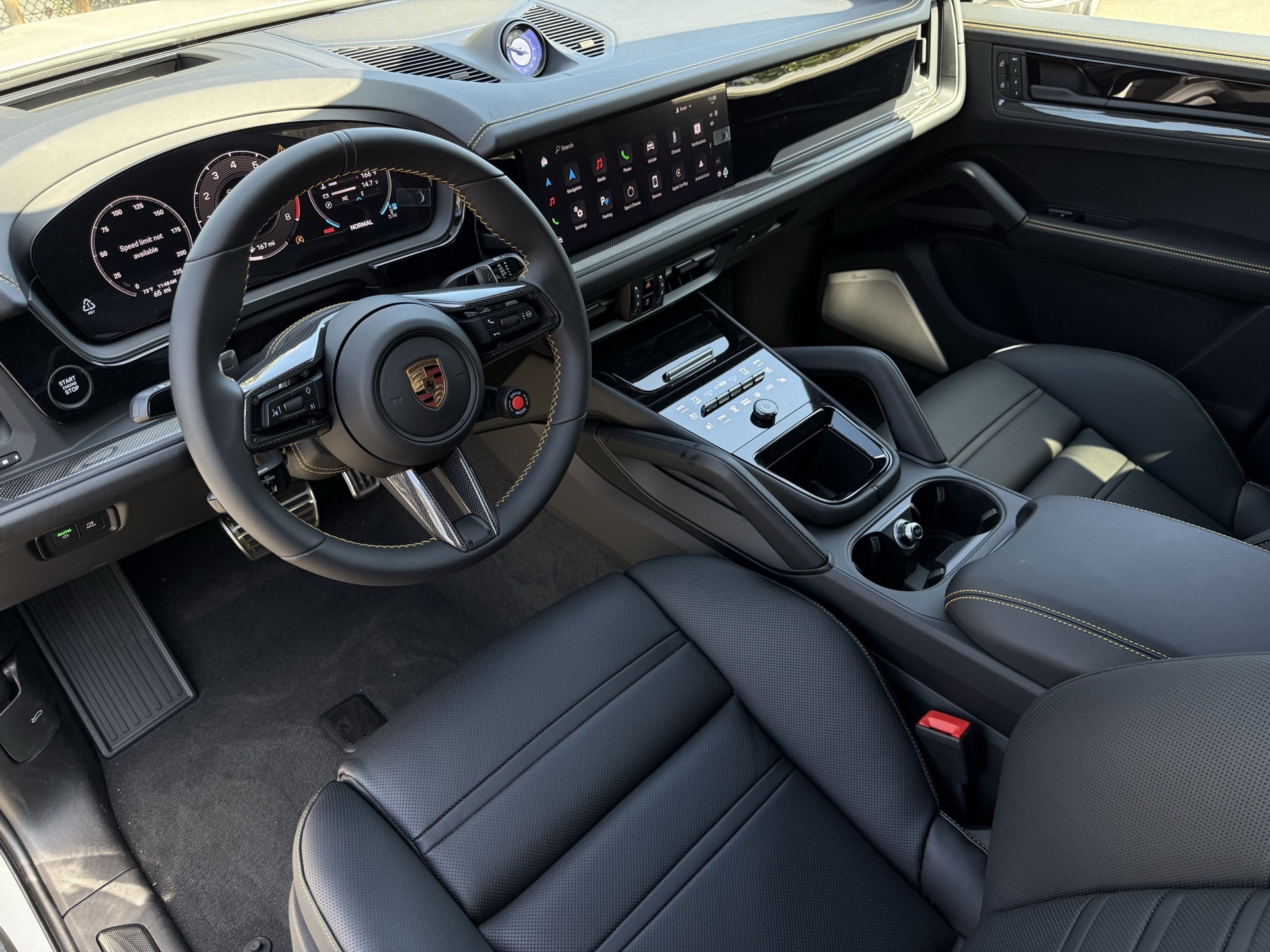 2025 Porsche Cayenne Turbo GT photo 2