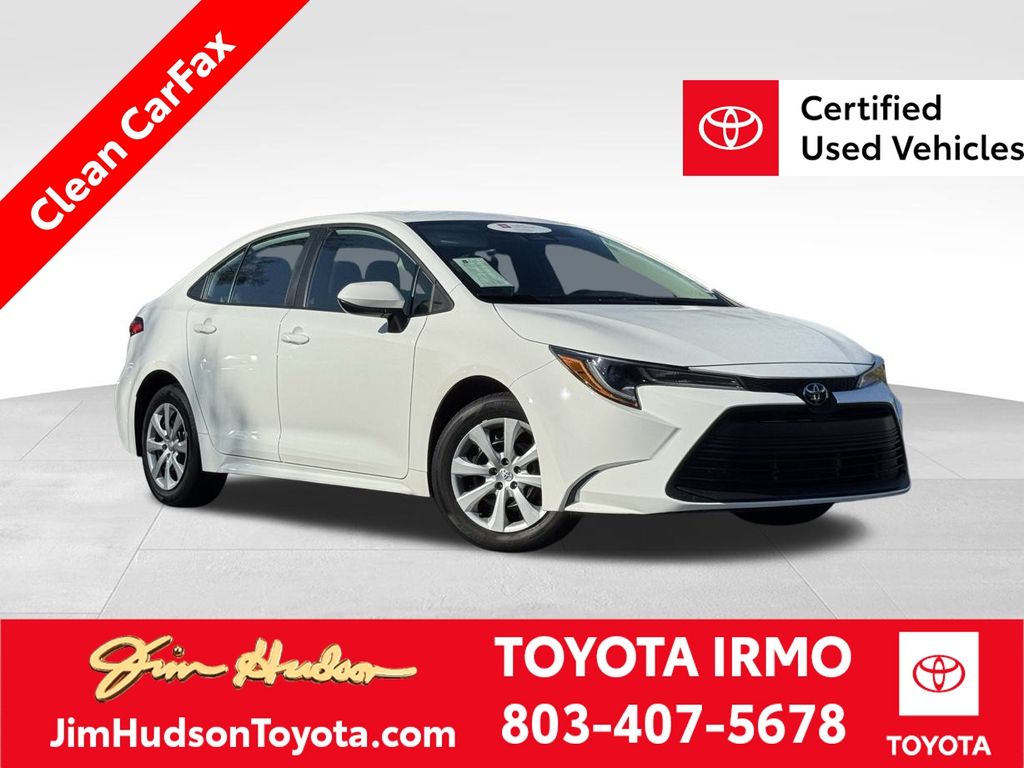 2024 Toyota Corolla LE's photo