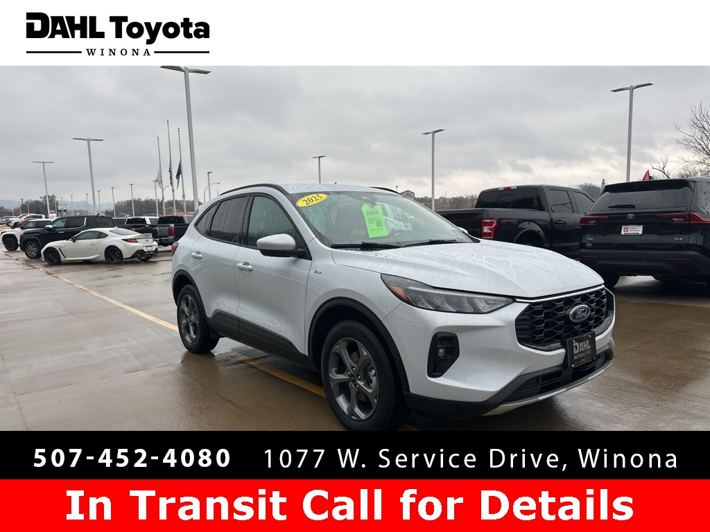 2025 Ford Escape ST-Line Select's photo
