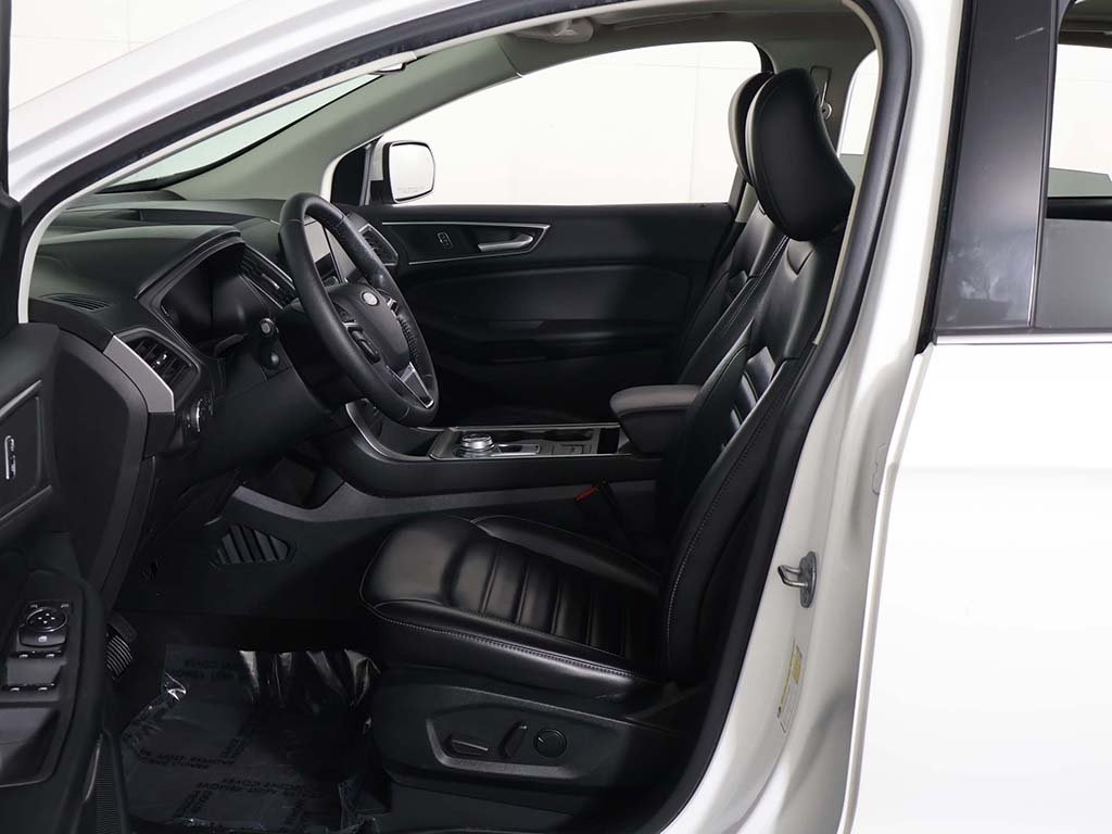 2022 Ford Edge SEL photo 23