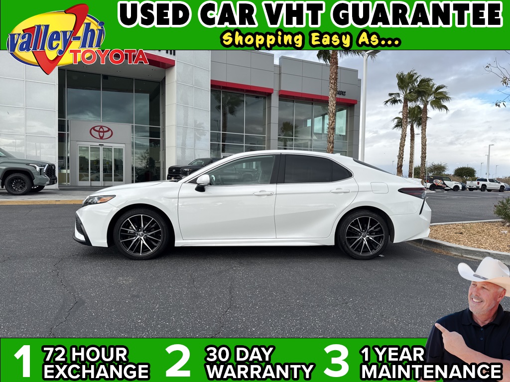 2023 Toyota Camry SE's photo