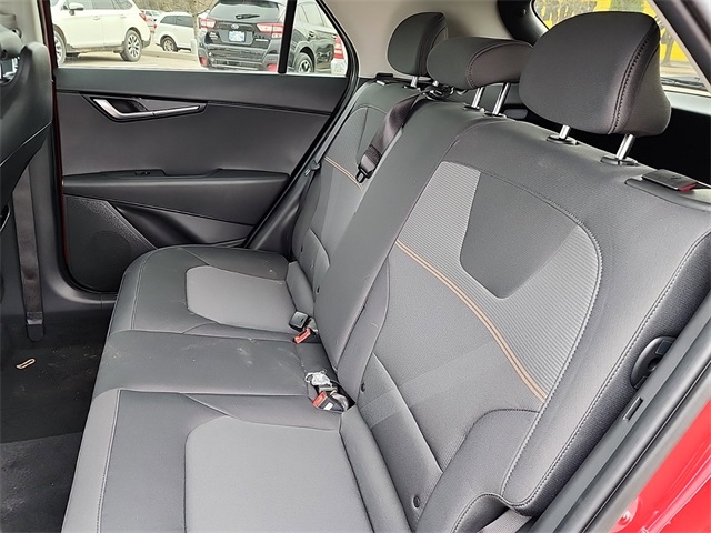 2025 Kia Niro LX photo 15