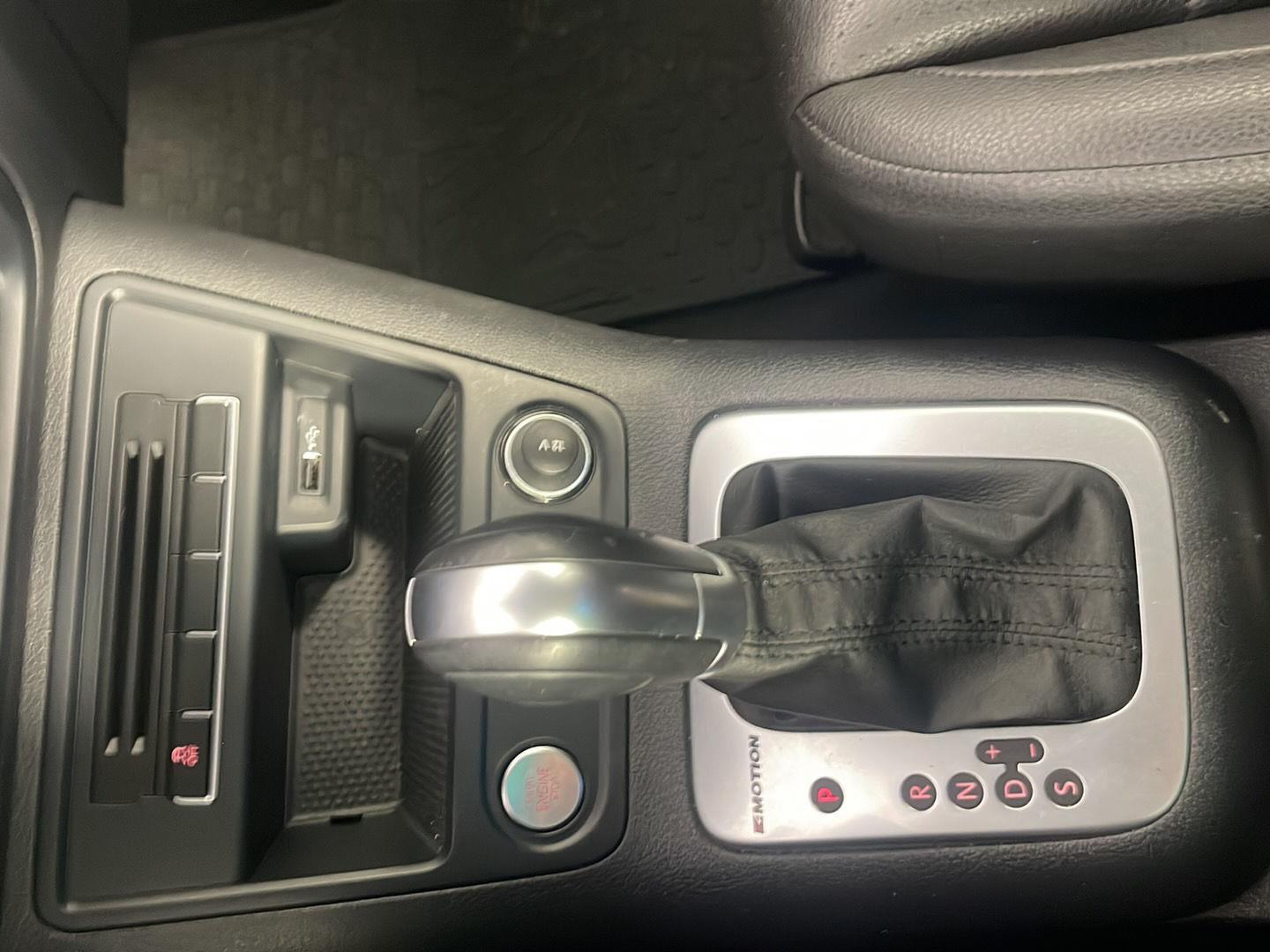 2016 Volkswagen Tiguan S photo 22