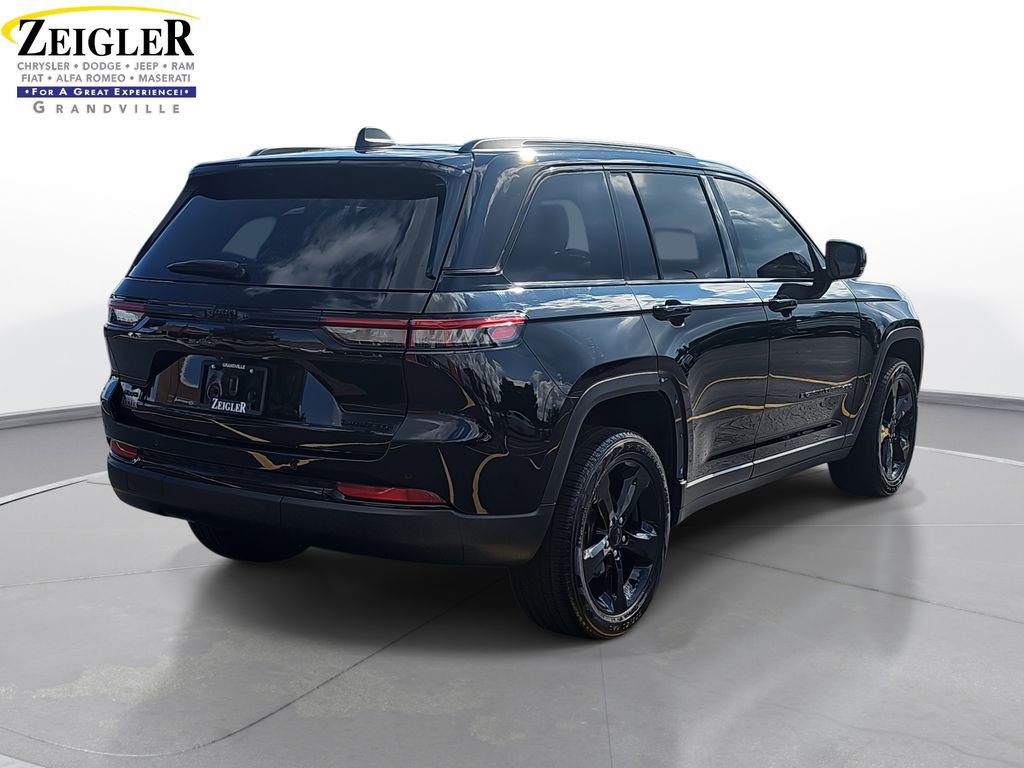 2023 Jeep Grand Cherokee Limited photo 3