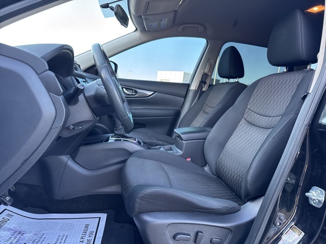 2017 Nissan Rogue SV photo 10