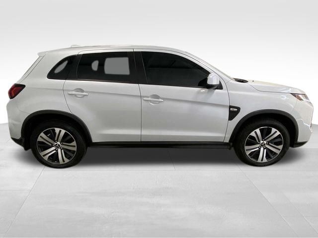 2024 Mitsubishi Outlander Sport LE photo 2
