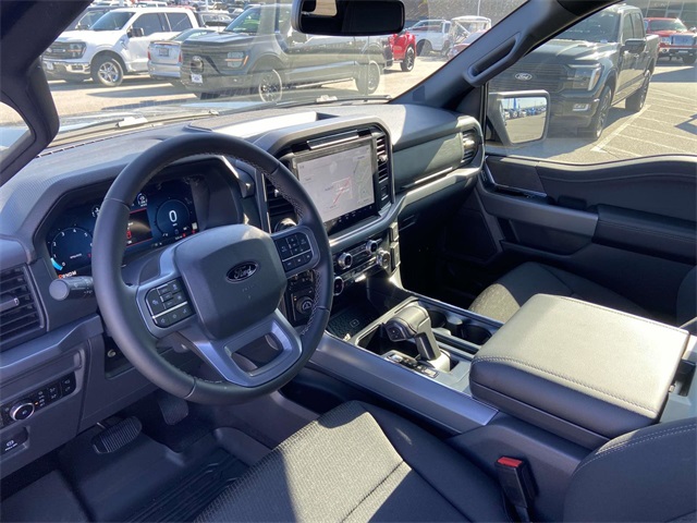 2025 Ford F-150 XLT photo 12