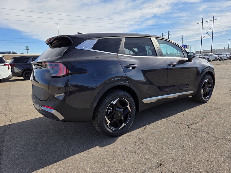 2026 Kia Sportage EX photo 2