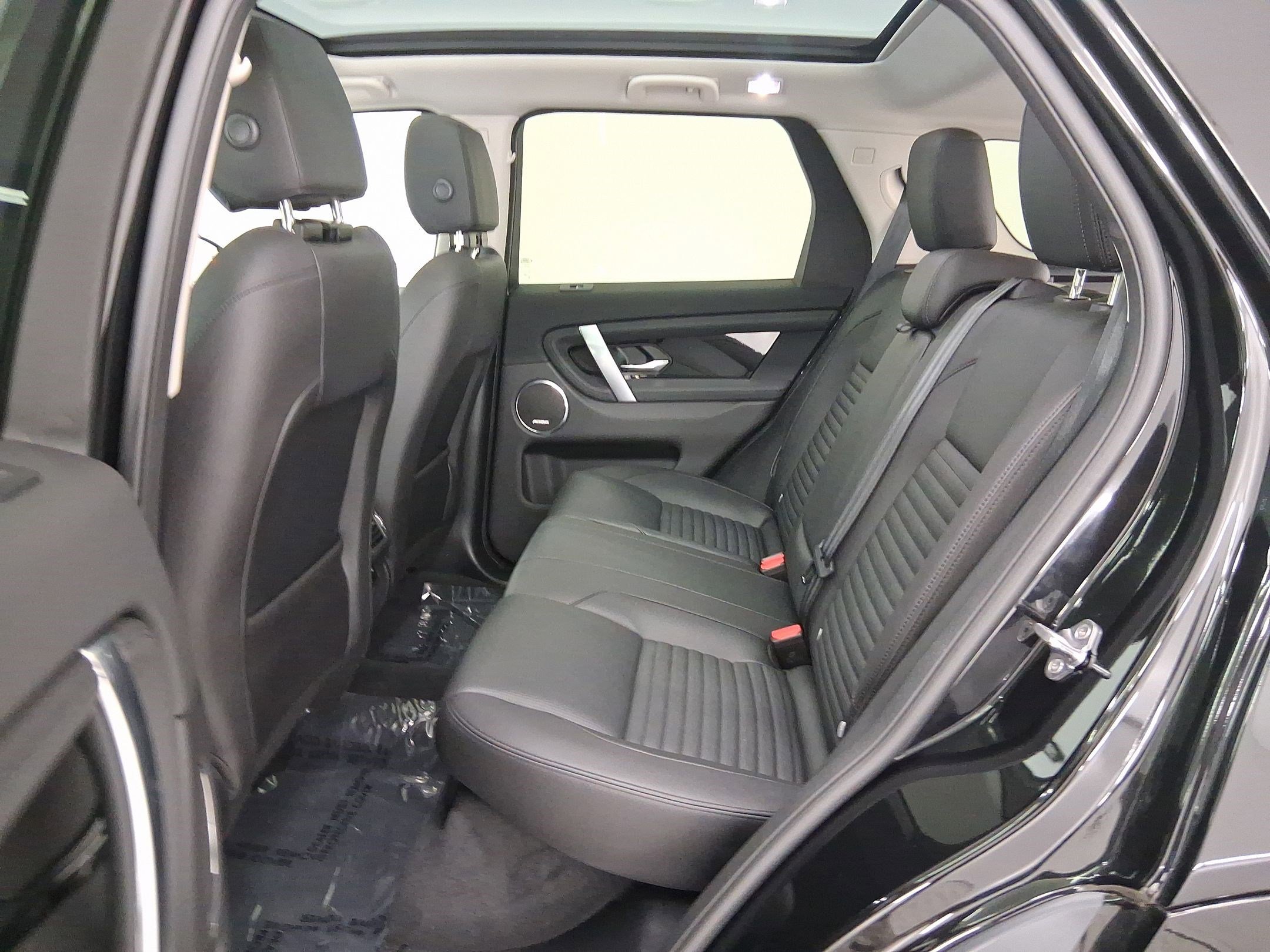 2025 Land Rover Discovery Sport S photo 8