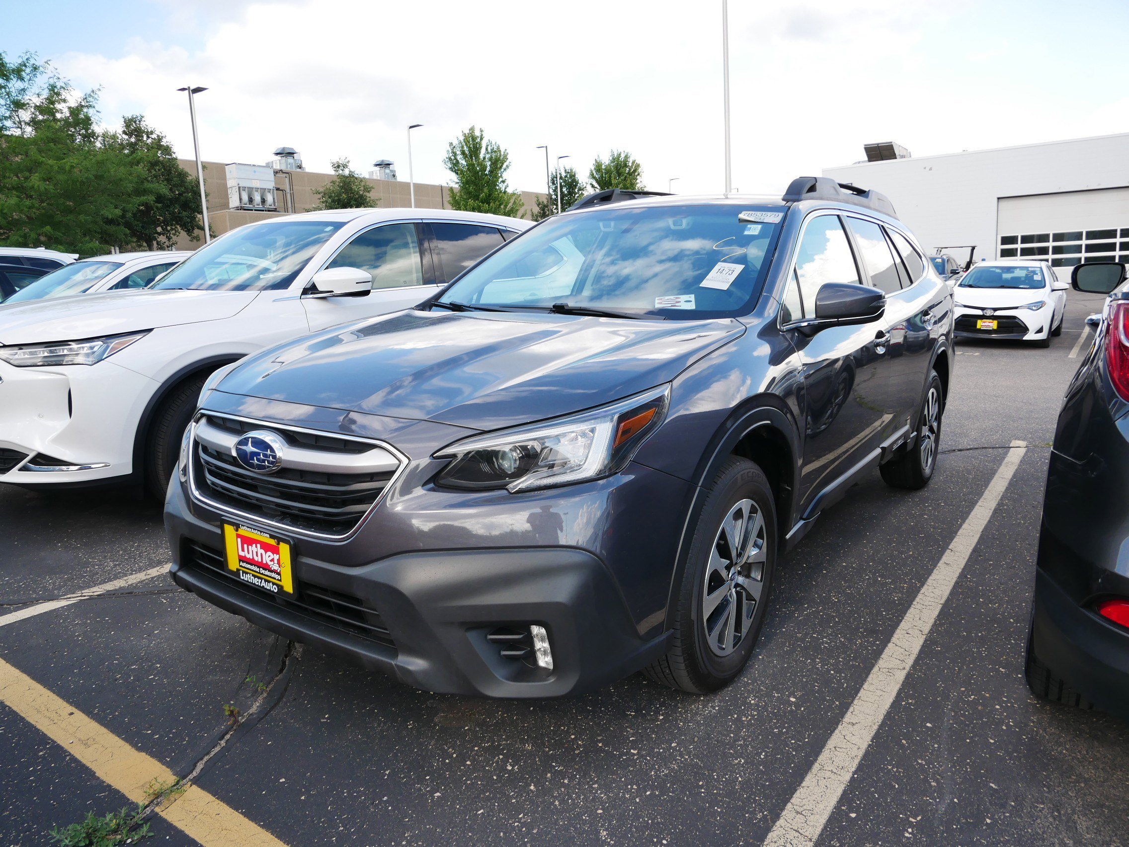 Used 2020 Subaru Outback Premium with VIN 4S4BTACC4L3215570 for sale in Vadnais Heights, Minnesota
