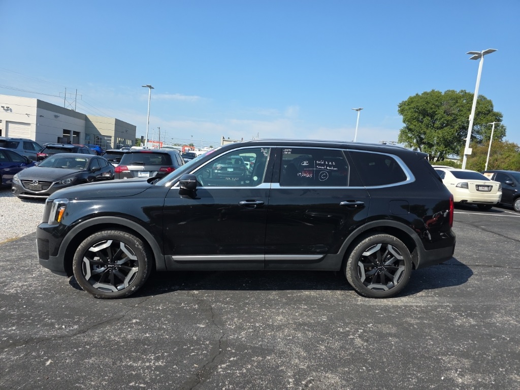 2025 Kia Telluride S photo 2