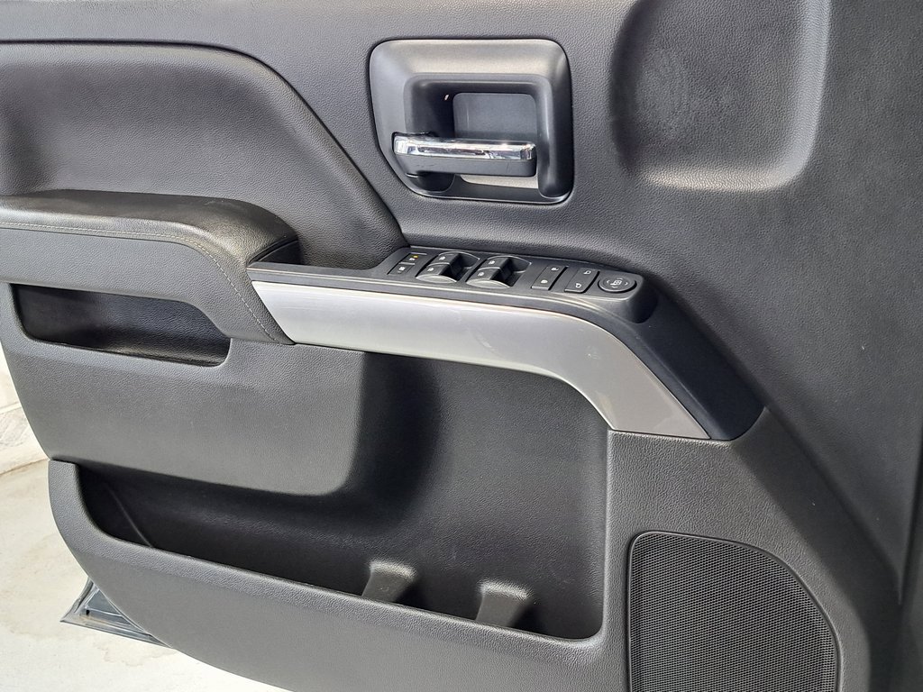 2018 Chevrolet Silverado 1500 LT photo 23
