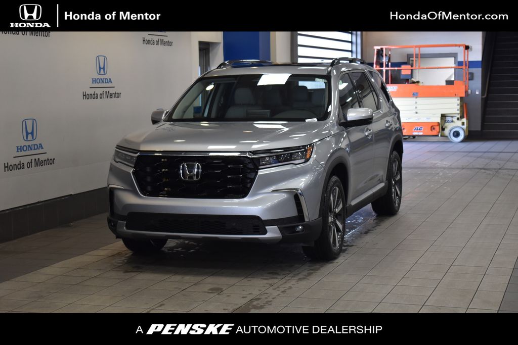 2025 Honda Pilot Touring's photo