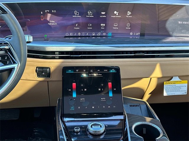 2025 Cadillac Escalade IQ Luxury photo 3