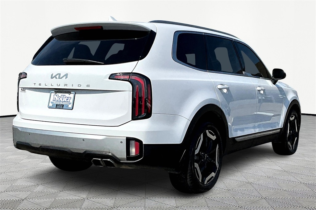 Used 2024 Kia Telluride EX with VIN 5XYP34GC0RG470162 for sale in Kansas City