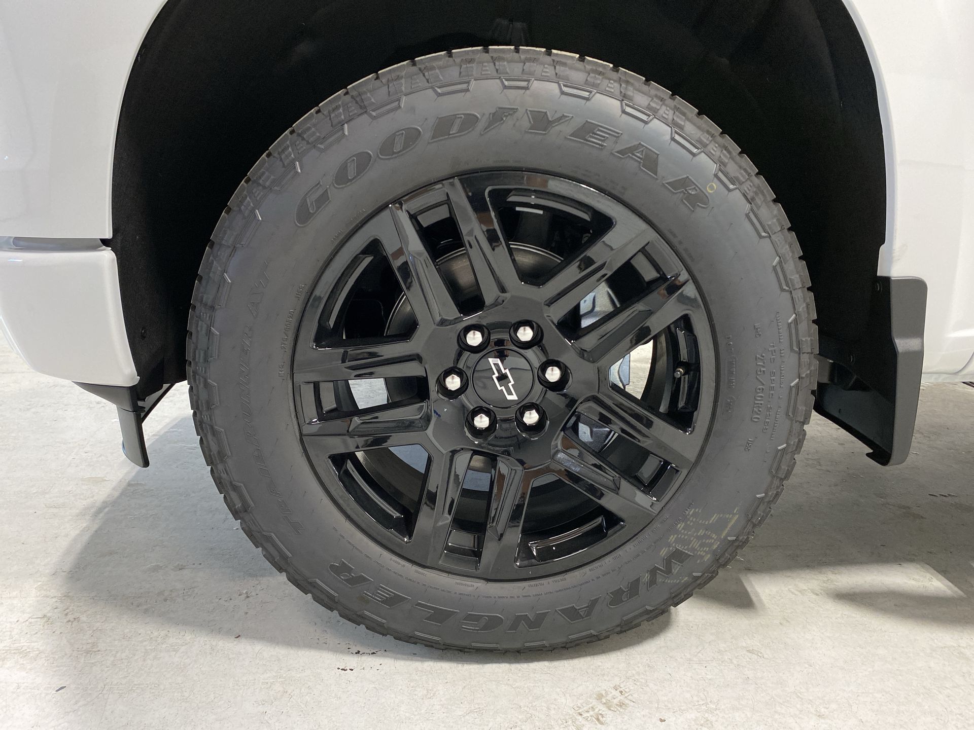 2025 Chevrolet Silverado 1500 Custom photo 29