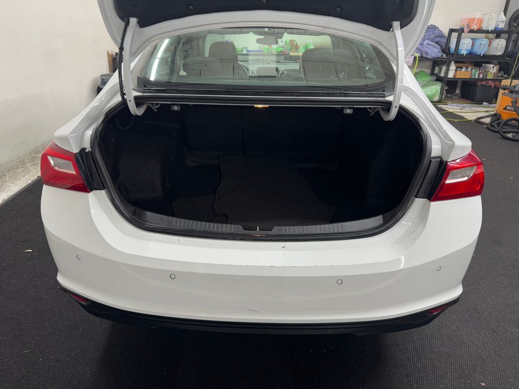 2024 Chevrolet Malibu 1LT photo 6
