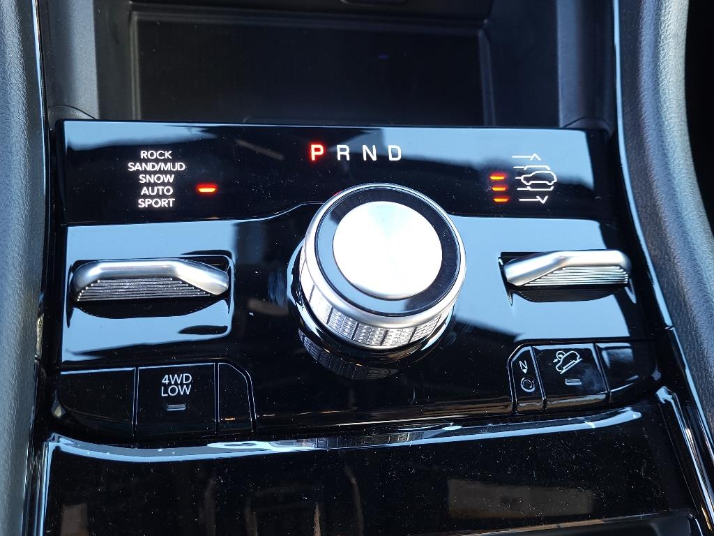 2024 Jeep Cherokee Summit photo 13