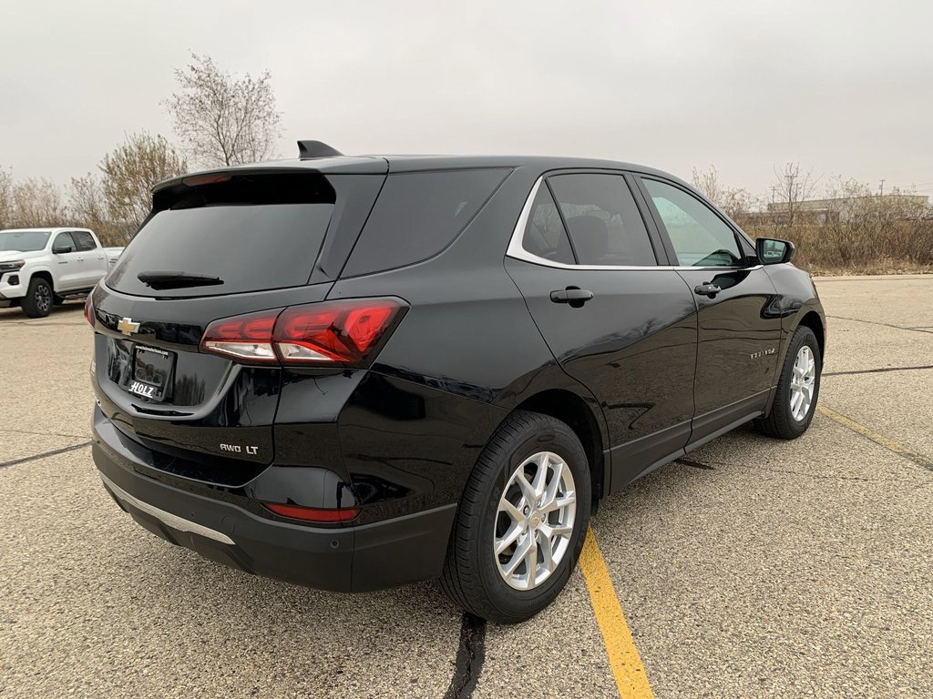 2022 Chevrolet Equinox LT photo 3
