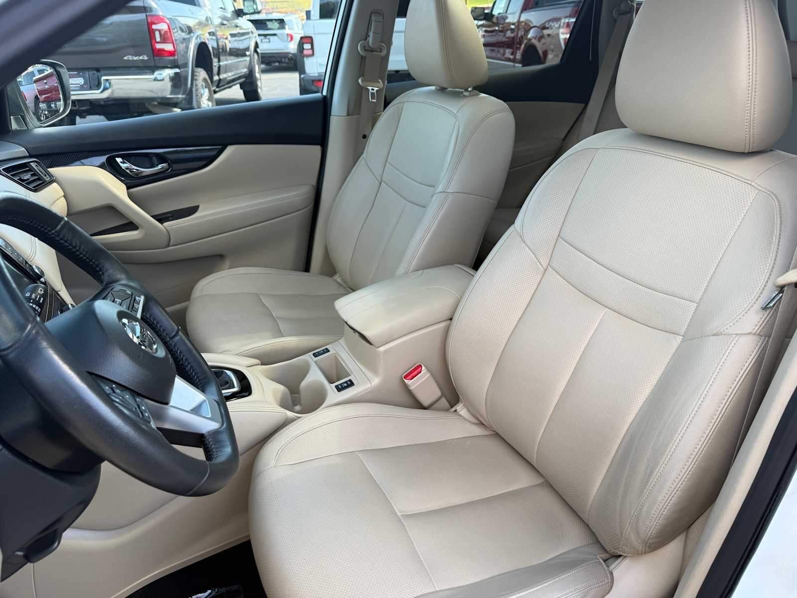 2018 Nissan Rogue SL photo 17