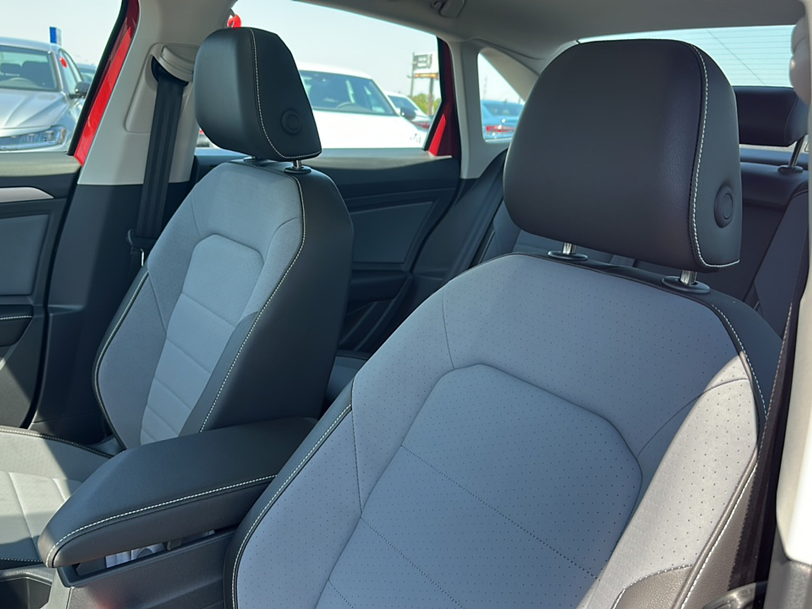2025 Volkswagen Jetta 1.5T SE photo 4