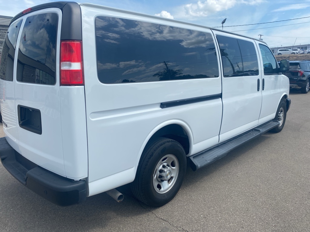 2022 Chevrolet Express 3500 LS photo 5