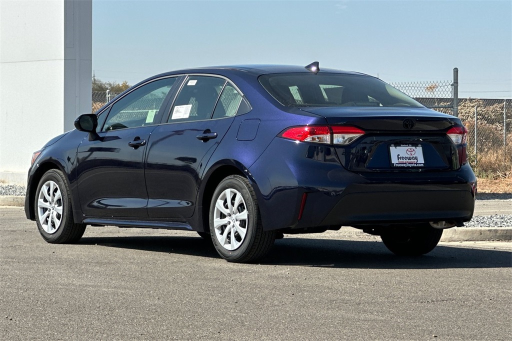 2025 Toyota Corolla LE photo 6