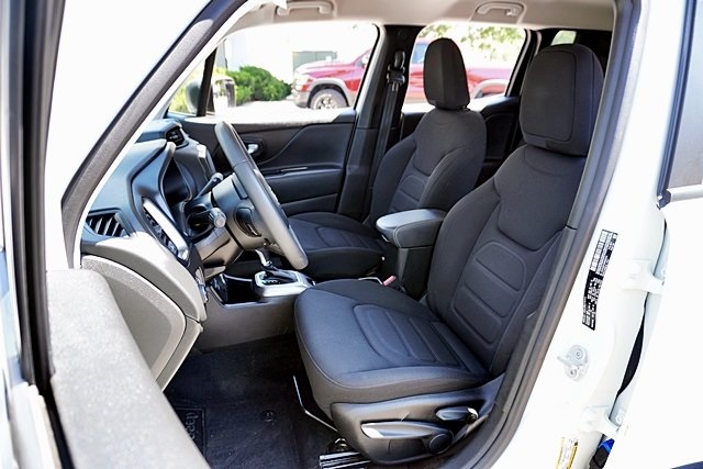 2022 Jeep Renegade Latitude photo 14