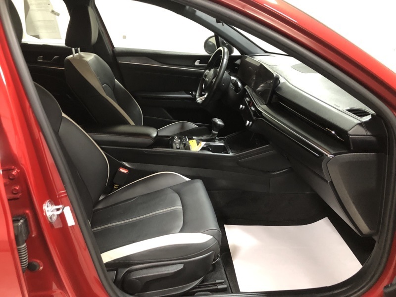 2025 Kia K5 GT-Line photo 12