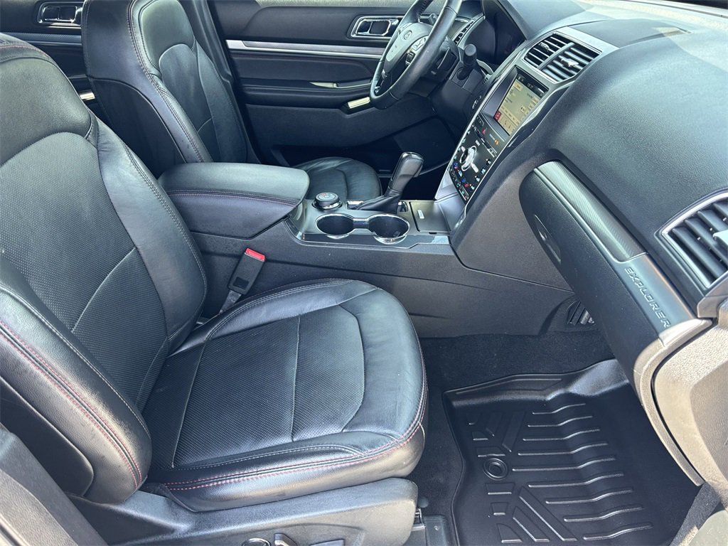 2018 Ford Explorer Sport photo 24