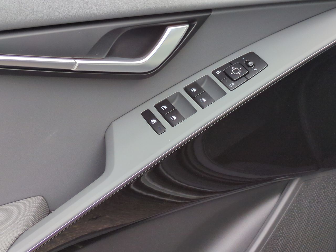 2025 Kia Niro EX photo 22