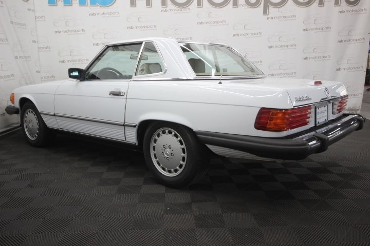 1988 Mercedes Benz 560 photo 3