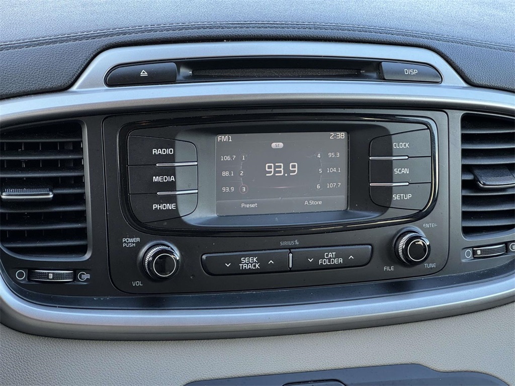 2017 Kia Sorento LX photo 3