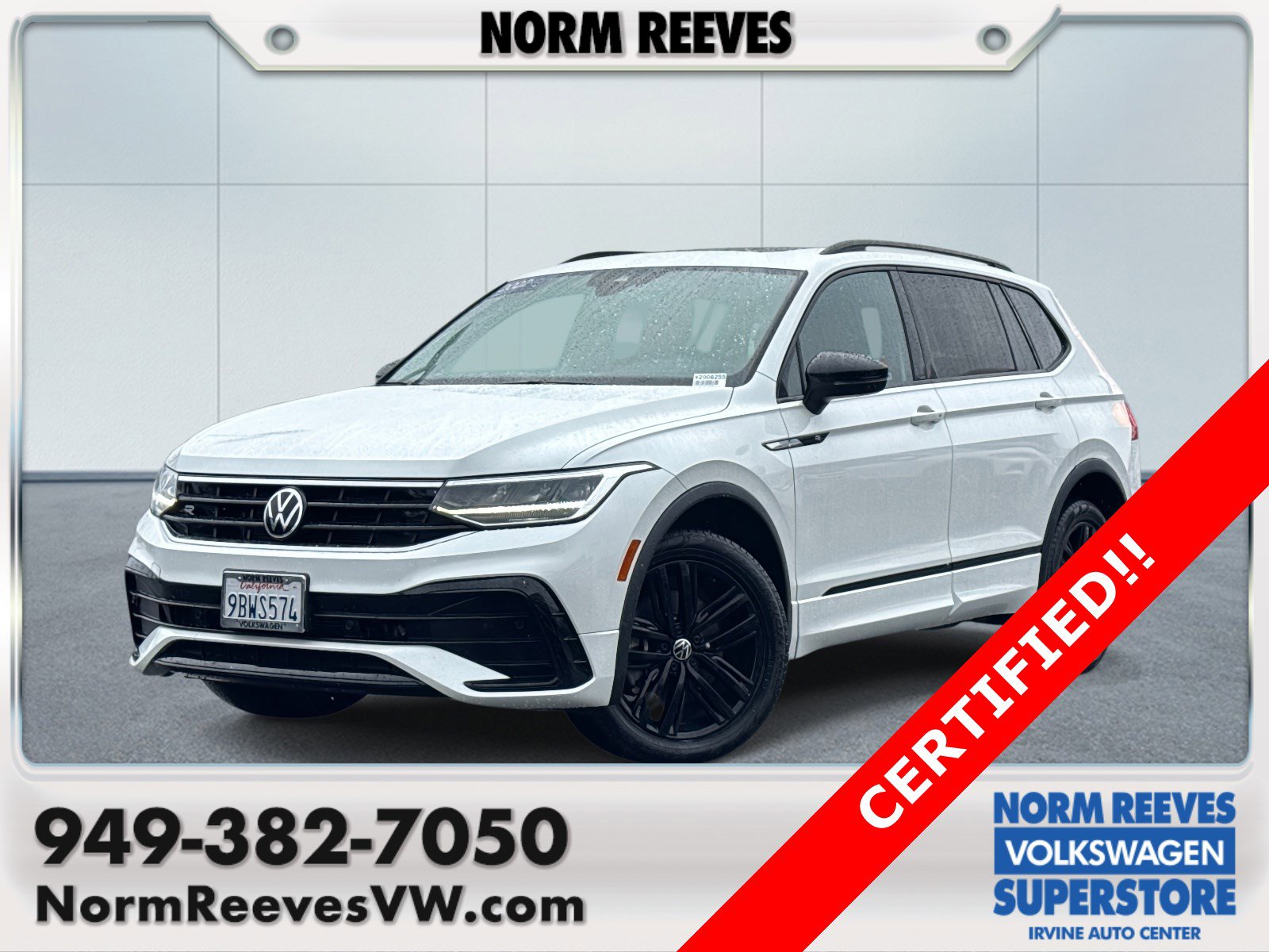 2022 Volkswagen Tiguan SE R-LINE BLACK's photo