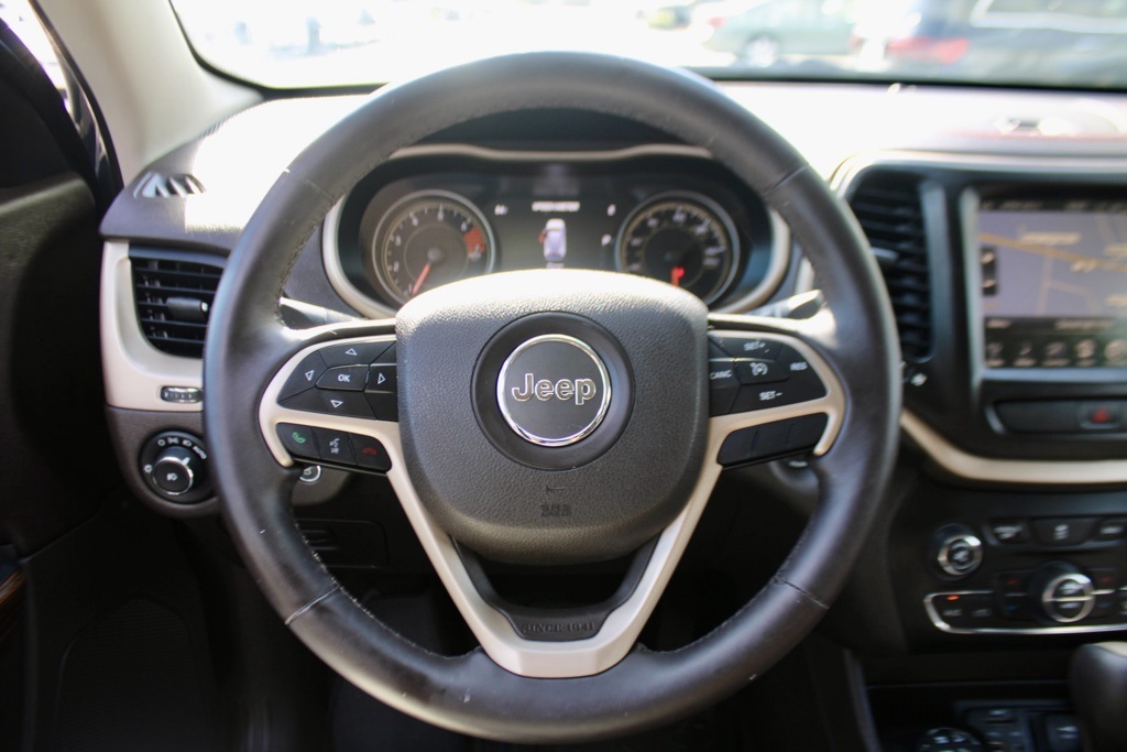 2016 Jeep Cherokee Trailhawk photo 12