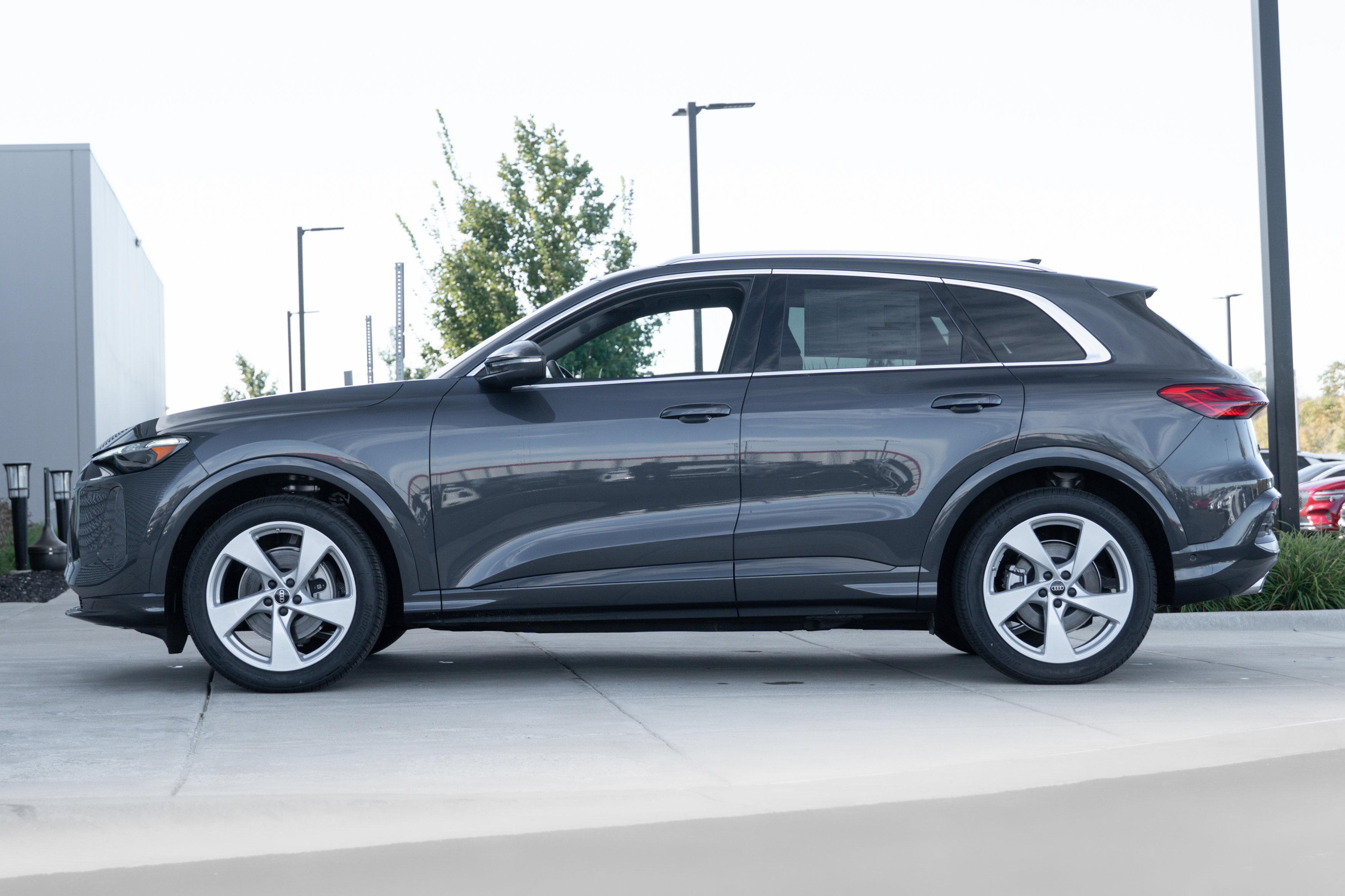 2025 Audi Q5 Premium Prestige photo 2