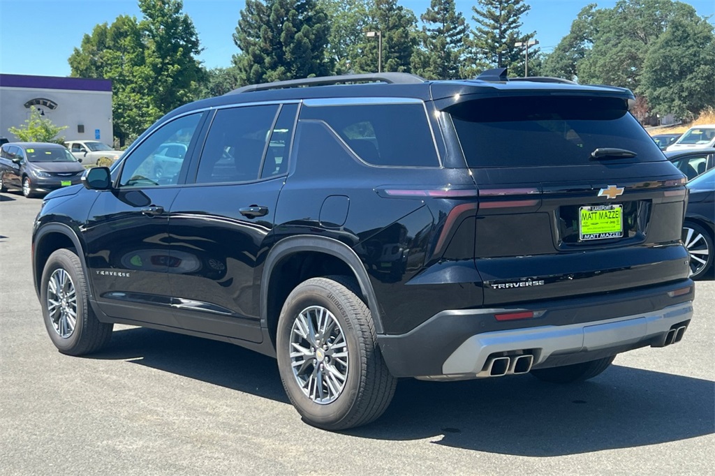 2024 Chevrolet Traverse photo 3
